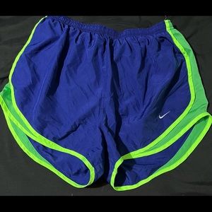 Nike Women’s XL Tempo Shorts